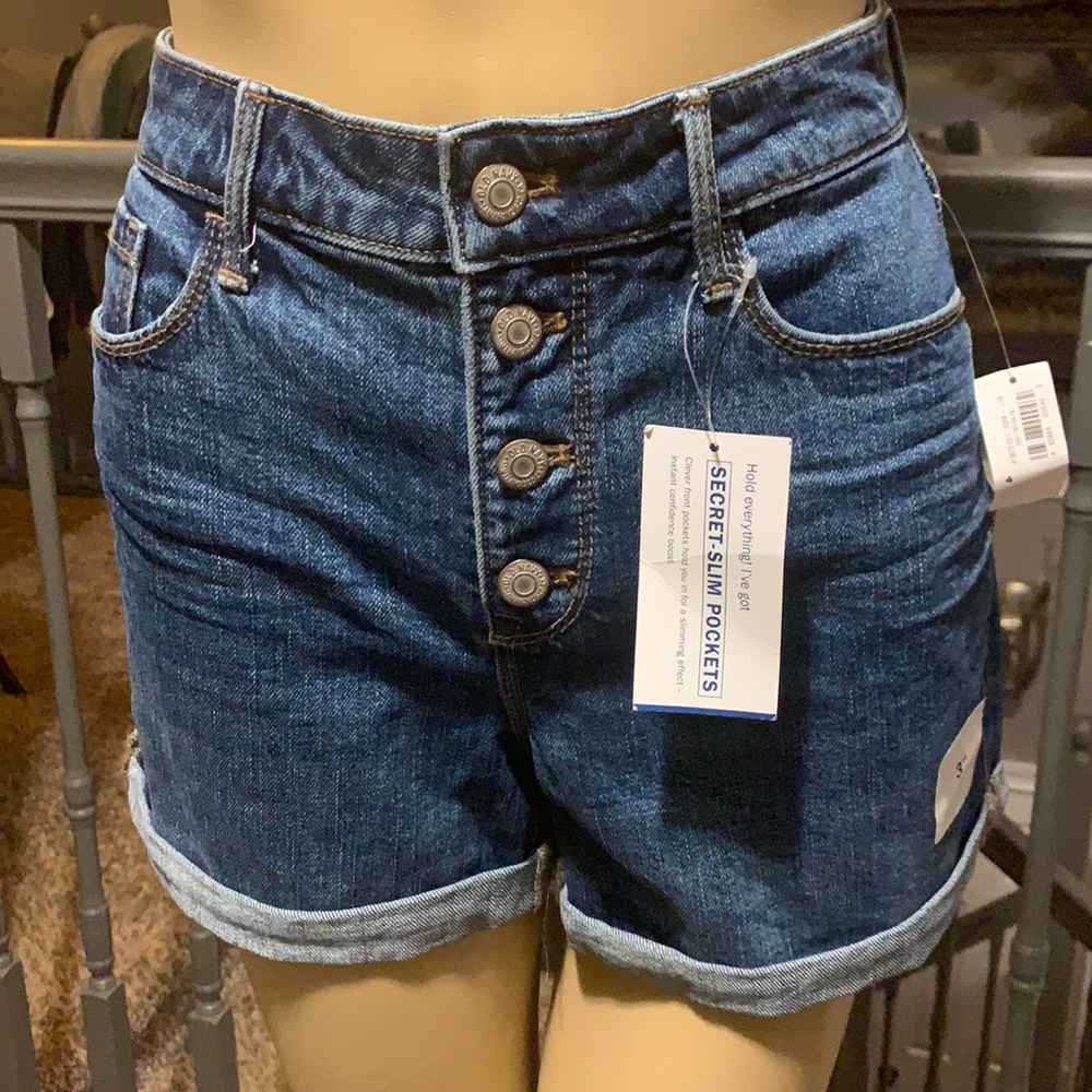 NWT HIGH RISE 3" BUTTON FLY JEAN SHORT